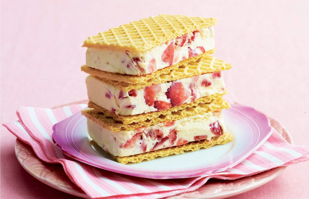Berry ice cream sandwiches Berry ice cream sandwiches