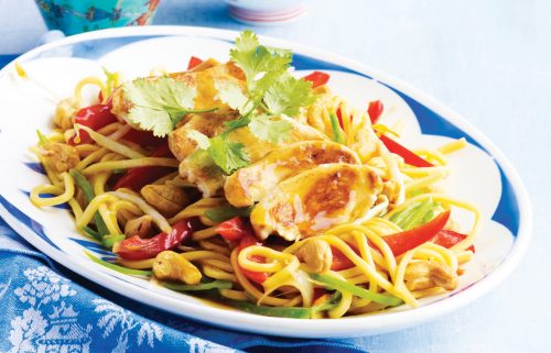 Chicken and cashew chow mein