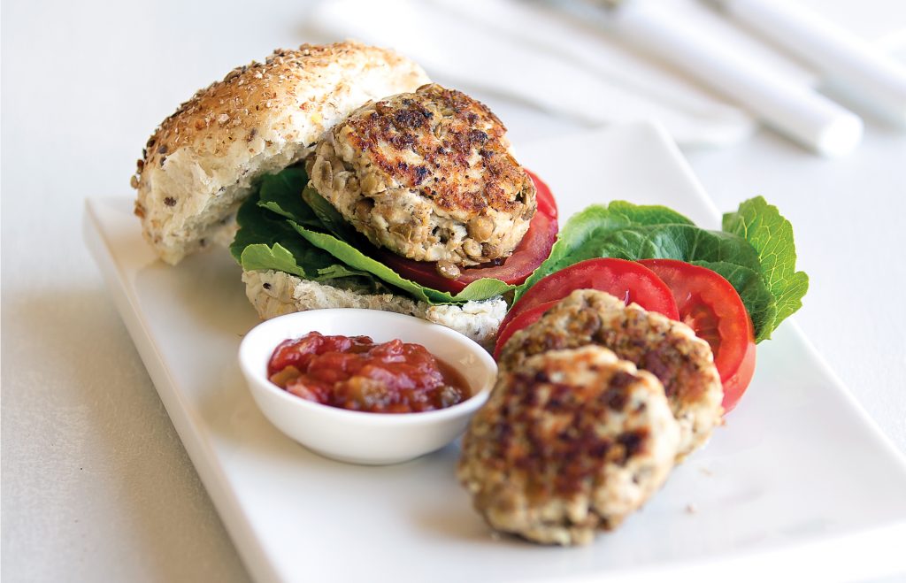 Chicken and lentil burgers with salsa Chicken and lentil burgers with salsa