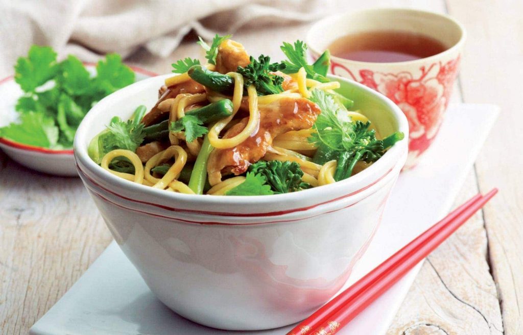 Chicken and noodles with plum sauce Chicken and noodles with plum sauce