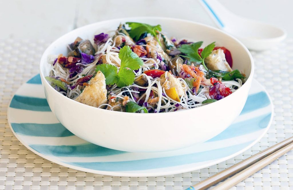 Chicken stir-fry with noodles Chicken stir-fry with noodles
