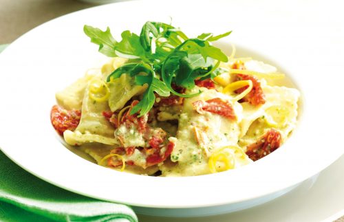 Creamy pesto ravioli