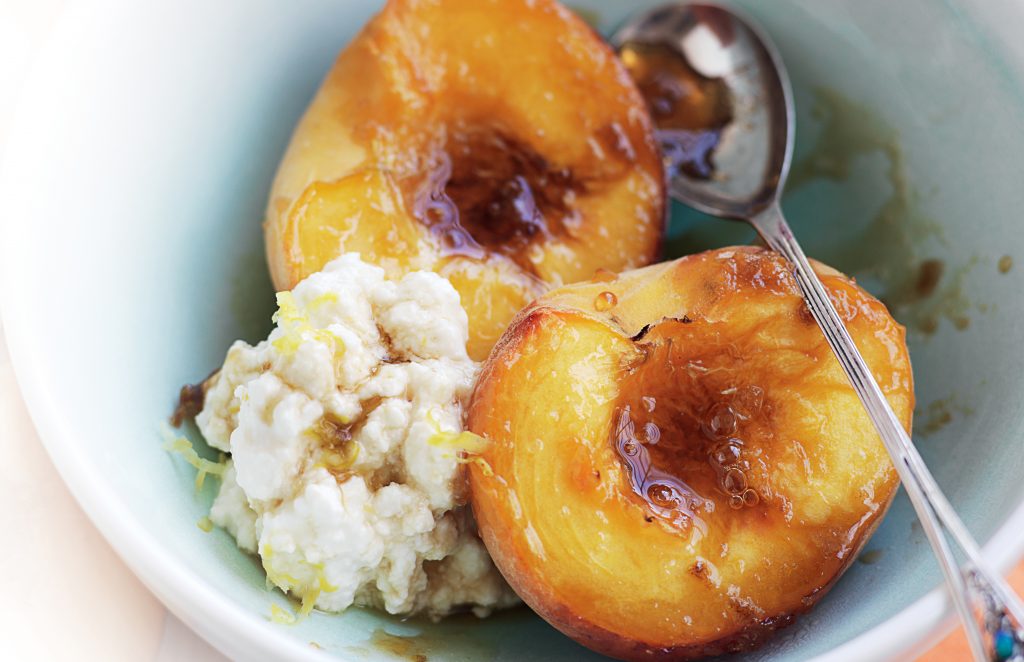 Grilled peaches with lemon ricotta cream