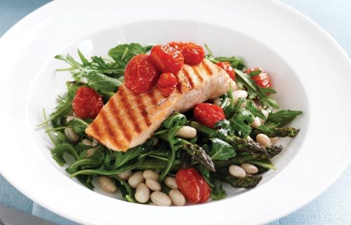 Grilled salmon with roasted tomato, asparagus and rocket