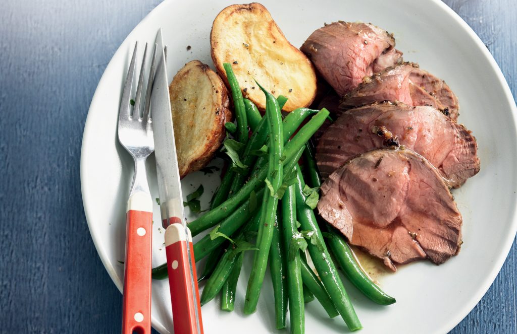 Lamb mini roast with oregano, garlic and lemon Lamb mini roast with oregano, garlic and lemon