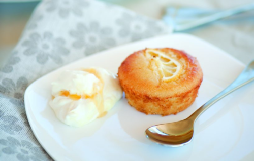 Lemon and almond cakes
