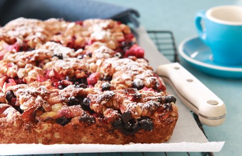 Oaty apple and berry slice