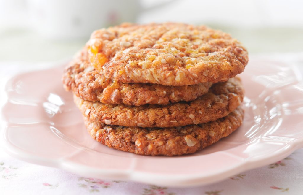 Oaty fruity cookies