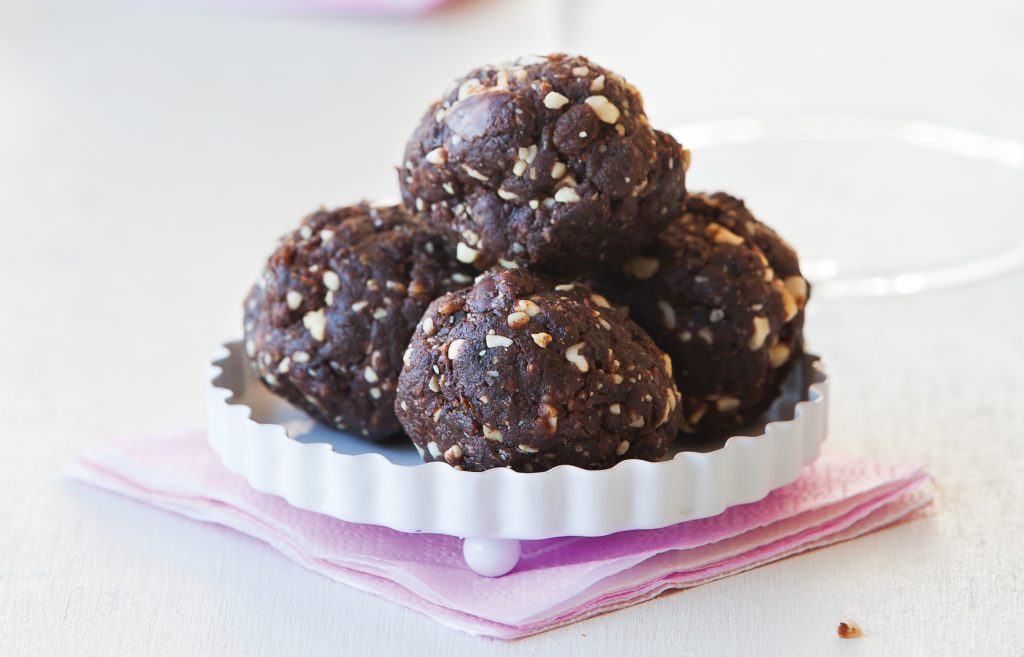 Peanut and cocoa balls Peanut and cocoa balls