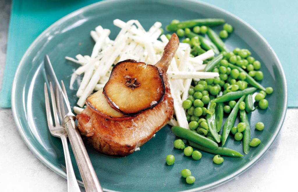 Pork cutlets with sliced red apple and maple syrup Pork cutlets with sliced red apple and maple syrup