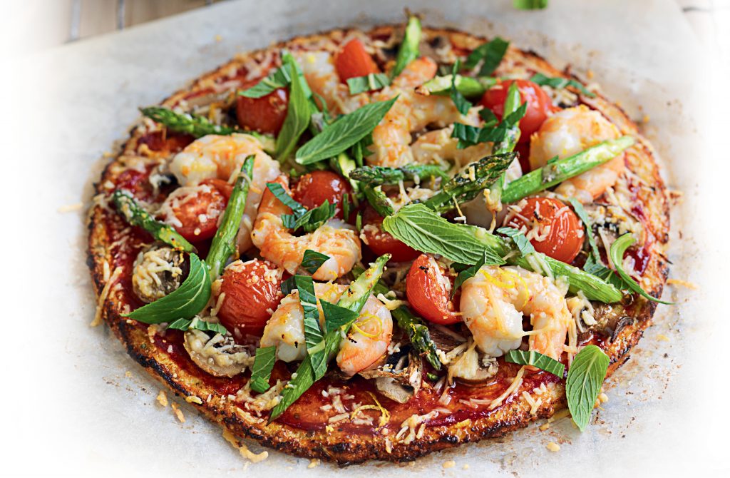 Prawn, asparagus and cherry tomato pizza with cauliflower crust Prawn, asparagus and cherry tomato pizza with cauliflower crust