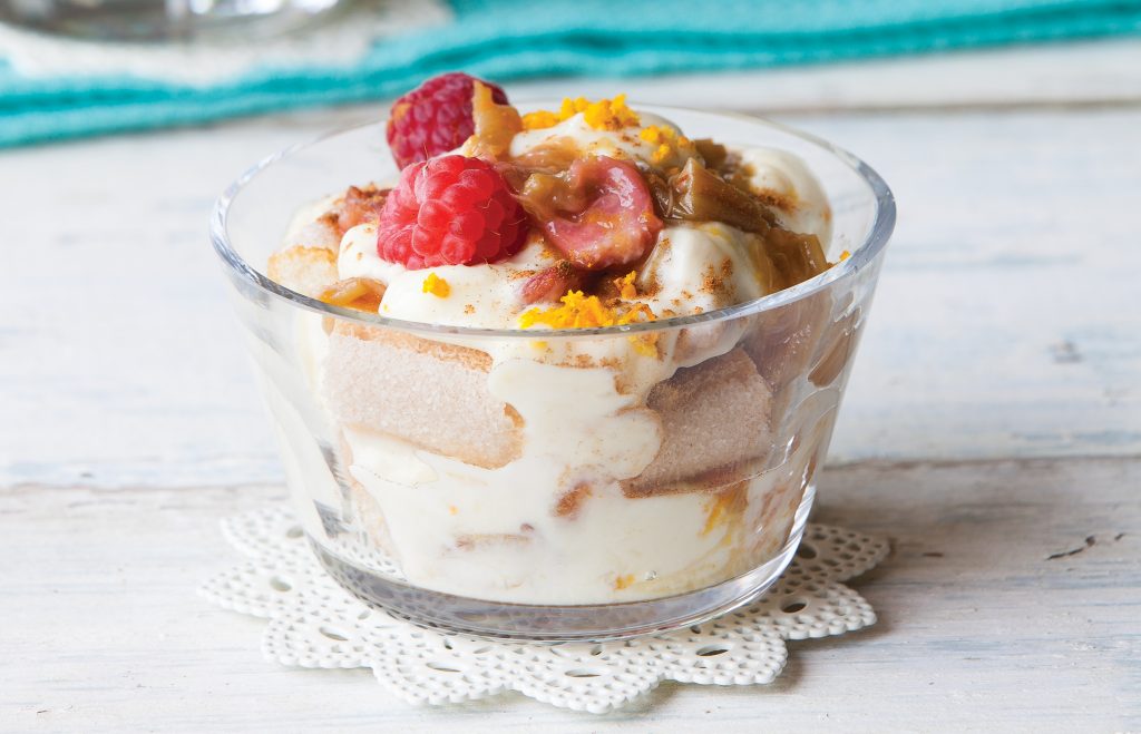 Rhubarb custard trifle Rhubarb custard trifle