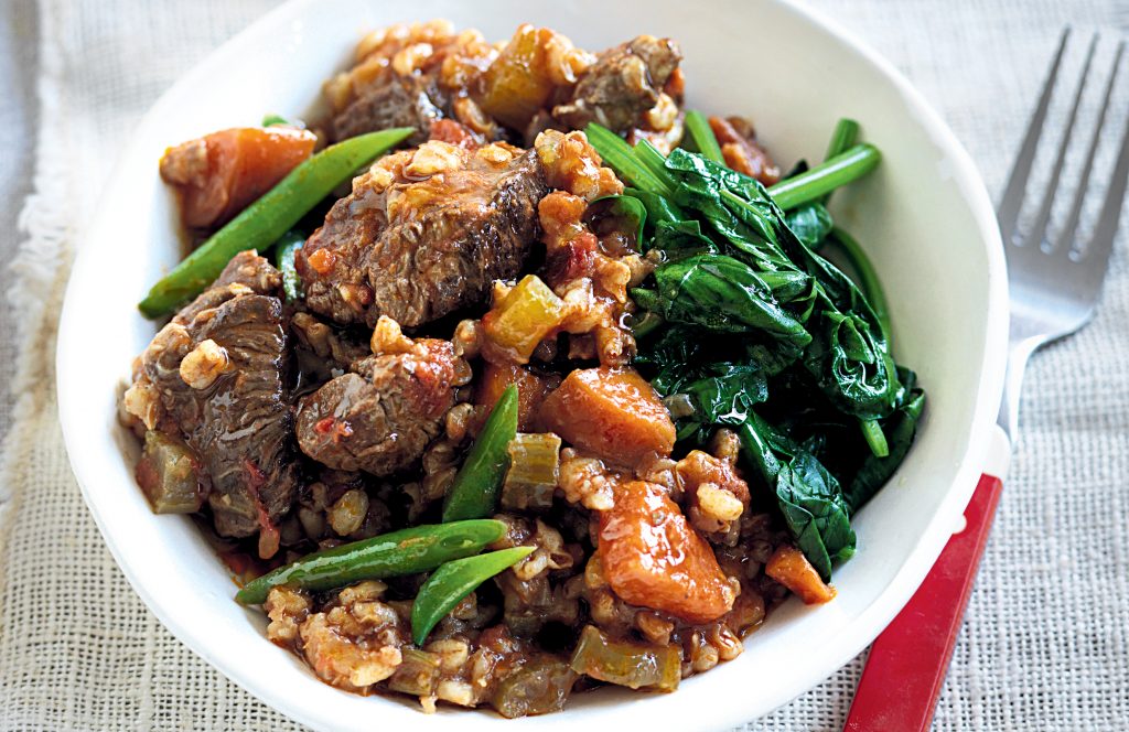 Slow-cooked beef, barley and vegetables Slow-cooked beef, barley and vegetables