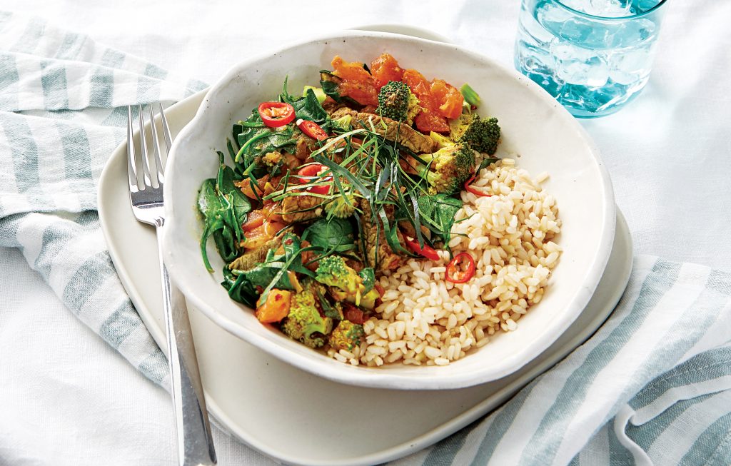 Beef, broccoli and tomato stir-fry curry Beef, broccoli and tomato stir-fry curry