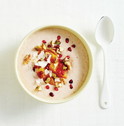 Carrot cake smoothie bowl