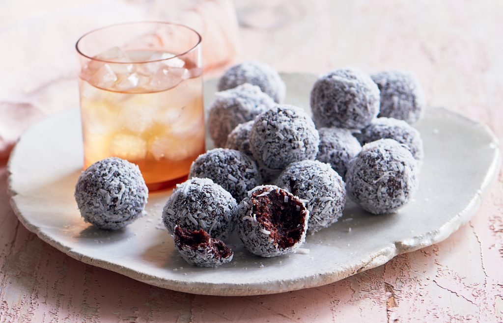 Cherry ripe bliss balls Cherry ripe bliss balls