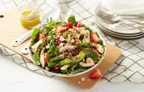 Chicken, quinoa and kale salad bowl
