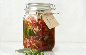 Chilli and capsicum pickle