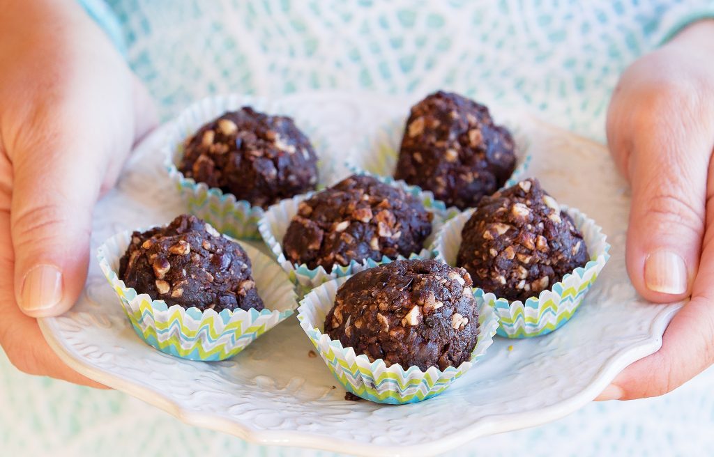 Choc-cranberry bliss balls Choc-cranberry bliss balls