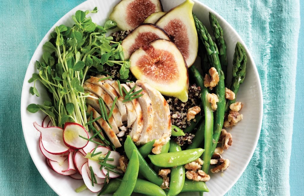 Chopped chicken, quinoa, fig and walnut bowl Chopped chicken, quinoa, fig and walnut bowl