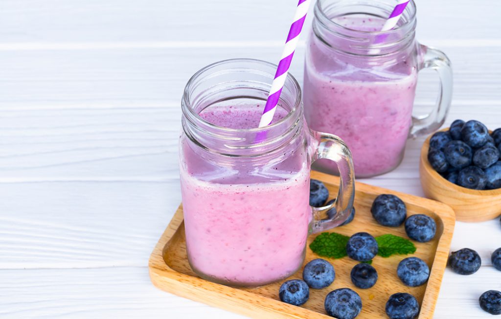Mixed berry and cashew smoothie Mixed berry and cashew smoothie