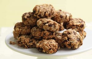 Oat and raisin cookies