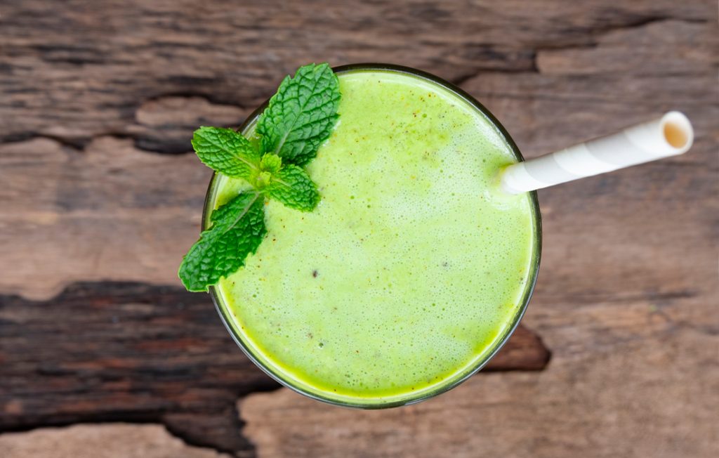Pineapple mint smoothie Pineapple mint smoothie