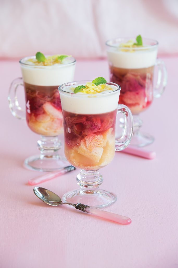 Rhubarb ginger trifles