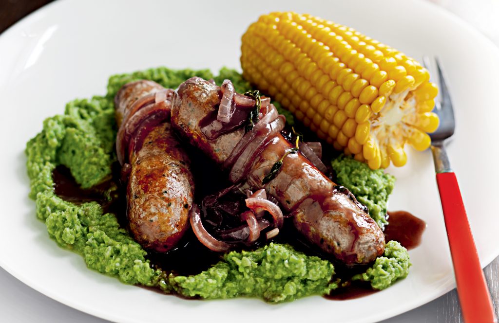 Sausages with pea purée and onion gravy Sausages with pea purée and onion gravy