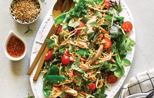 Som tum gai salad (paw paw salad)