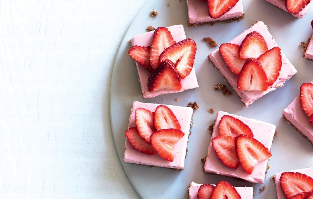 Strawberry cheesecake bars Strawberry cheesecake bars