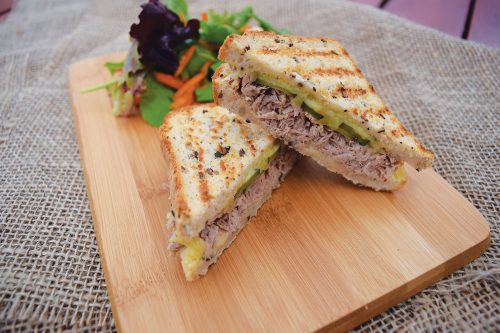 Cheesy tuna melt