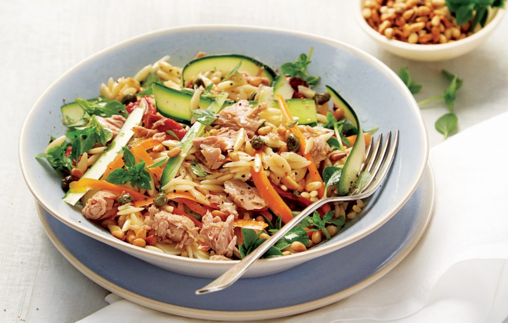 Tuna with vegetable strips and risoni Tuna with vegetable strips and risoni