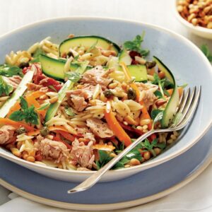Tuna with vegetable strips and risoni