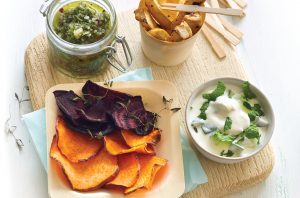 Vegetable chips with chimichurri and yoghurt dip