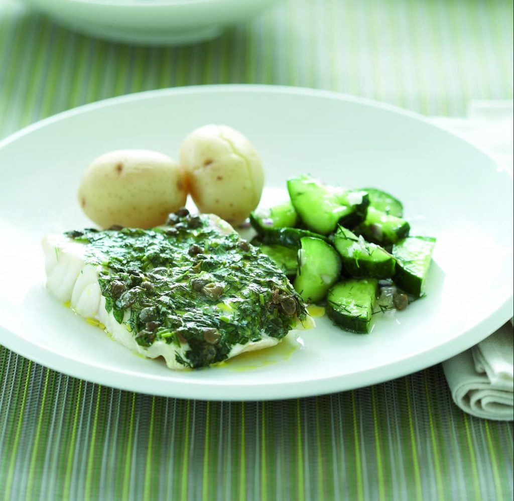 Baked fish with cucumber salad Baked fish with cucumber salad