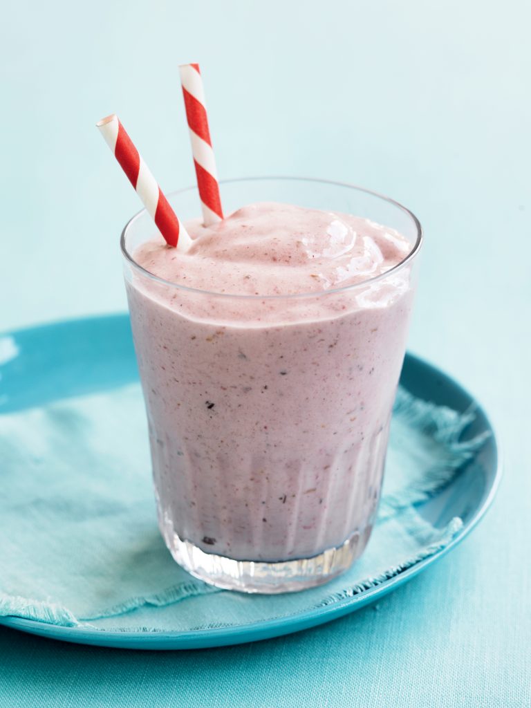 Banana, nut and berry knockout Banana, nut and berry knockout
