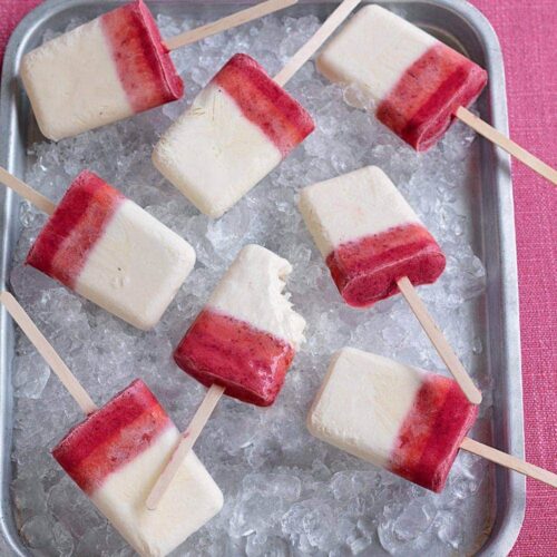 Berry yoghurt popsicles