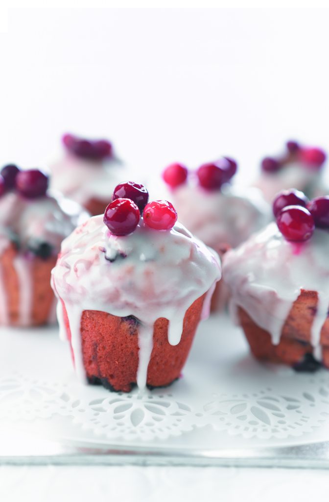 Blackcurrant yoghurt cakes Blackcurrant yoghurt cakes
