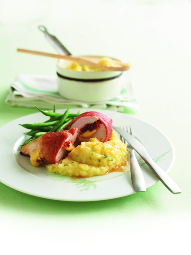 Cheesy chicken on corn mash Cheesy chicken on corn mash