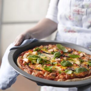Chicken and capsicum pizza