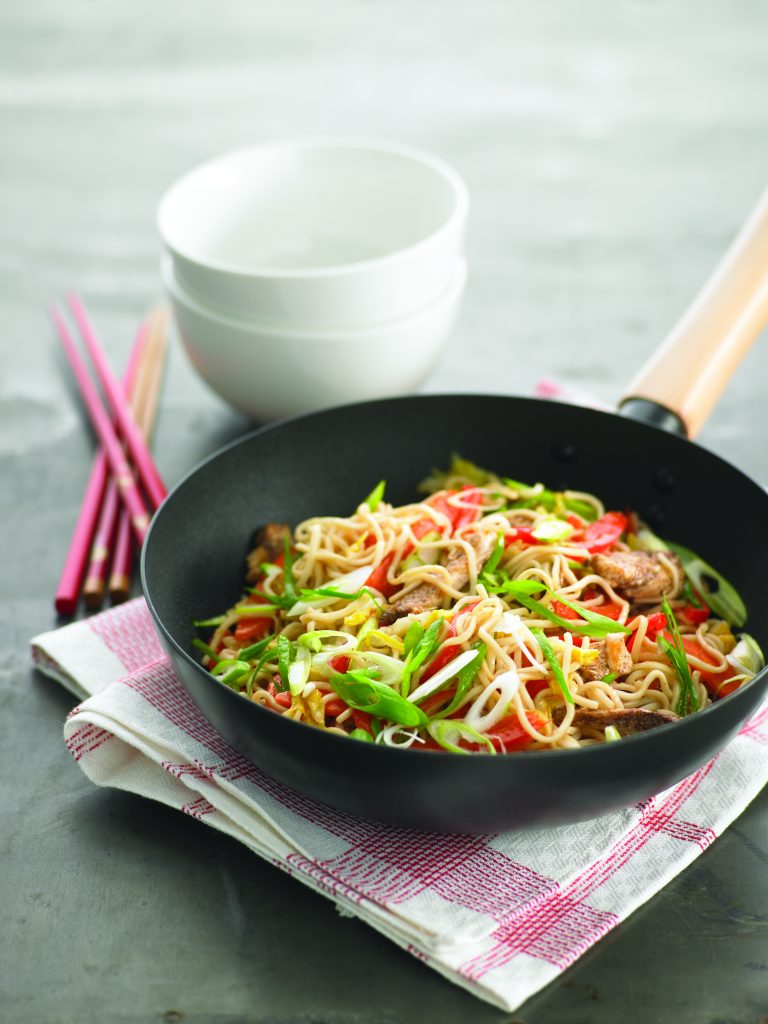 Chicken and vegetable chow mein Chicken and vegetable chow mein