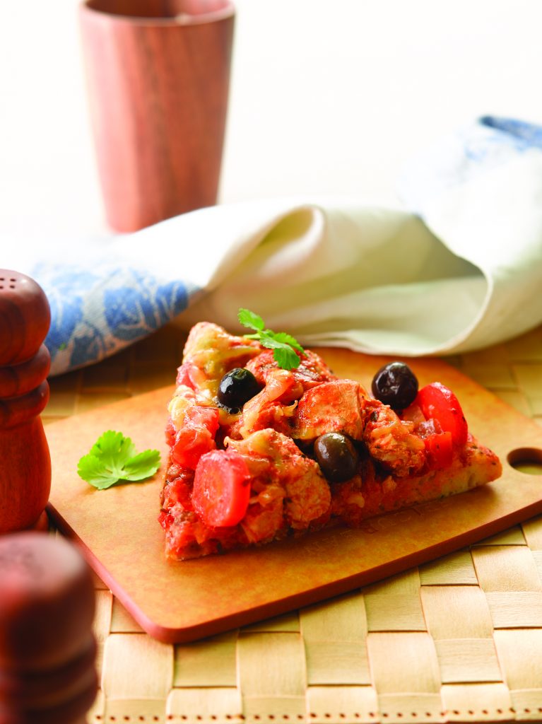 Chicken pizza on polenta base