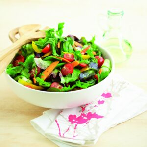 Classic mixed green salad
