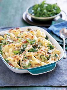 Creamy tuna and broccoli pasta bake