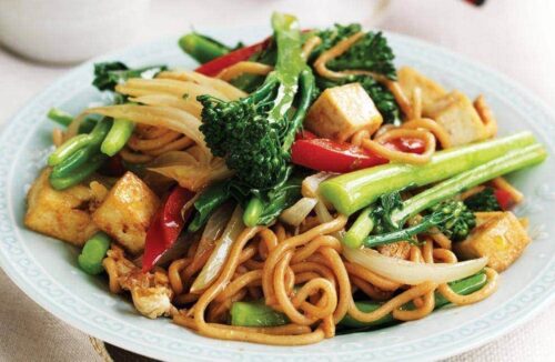 Egg and tofu stir-fried noodles