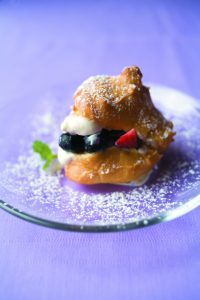 Fruit-filled choux puffs