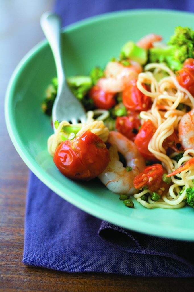 Garlic prawns with broccoli and squashed tomatoes Garlic prawns with broccoli and squashed tomatoes