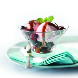 Low-fat yoghurt ice cream sundaes