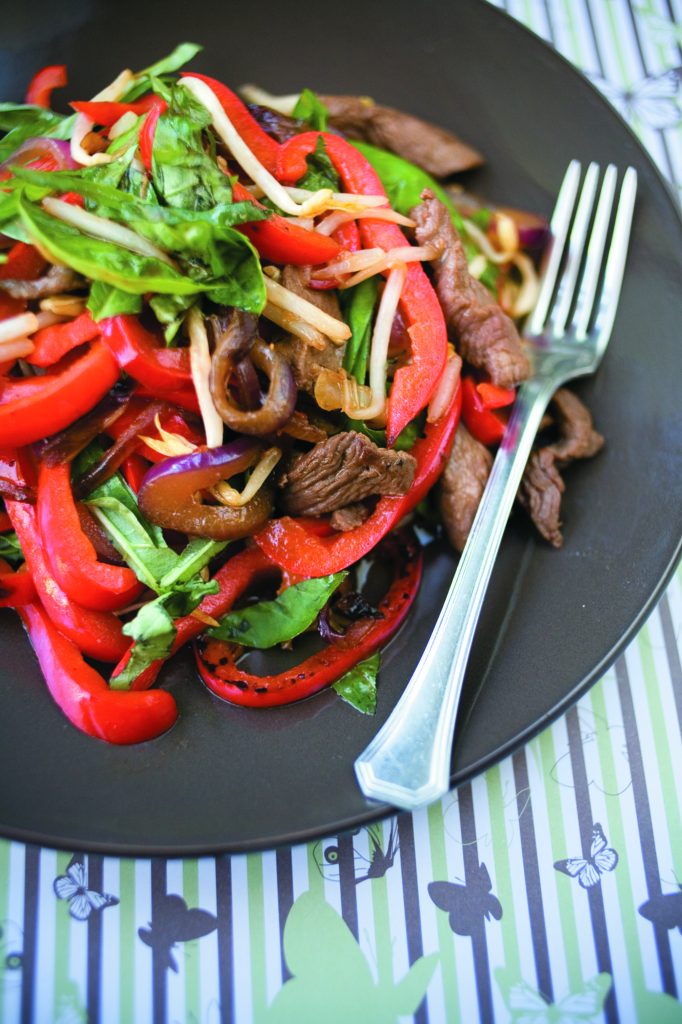 Marinated steak with bean sprouts and basil Marinated steak with bean sprouts and basil